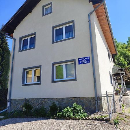 Apartman Adna Kulen Vakuf Exterior foto
