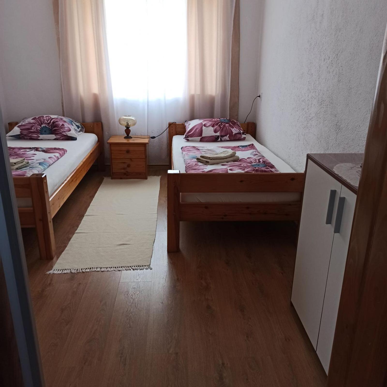 Apartman Adna Kulen Vakuf Exterior foto