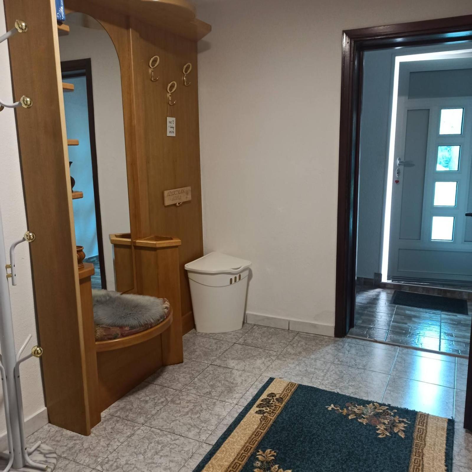 Apartman Adna Kulen Vakuf Exterior foto